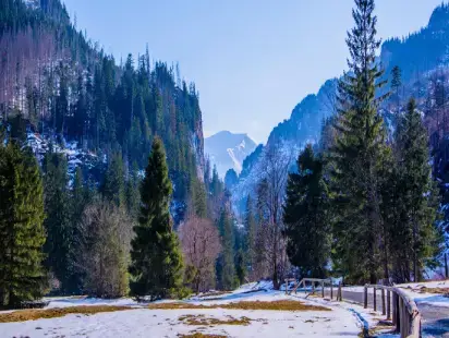 Dolina Kościeliska i centrum edukacji przyrodniczej